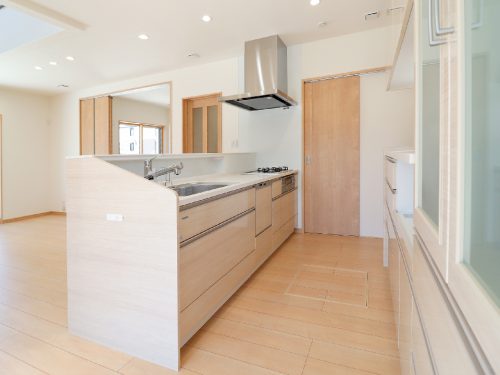 滋賀県 アヤホームの、住みやすい間取りキッチン事例