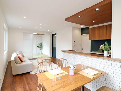 滋賀県 アヤホームの、住みやすい間取り共働き夫婦の注文住宅事例