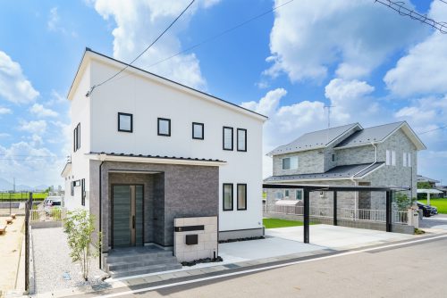 滋賀県アヤホームの分譲地「ゆうタウン」に建つ新築住宅