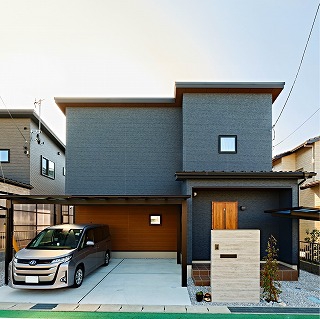 愛猫と過ごす<br>吹抜とキャットウォークがある家