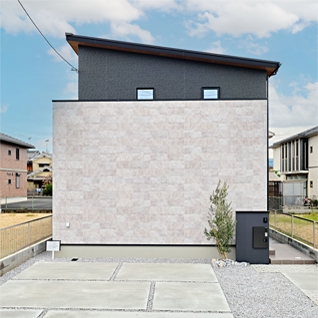 洗練された空間で暮らす<br>ミニマルモダンの家