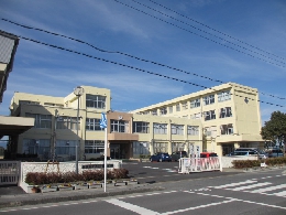 新堂中学校
