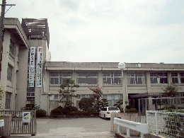 中央中学校