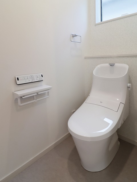 トイレ【2F】