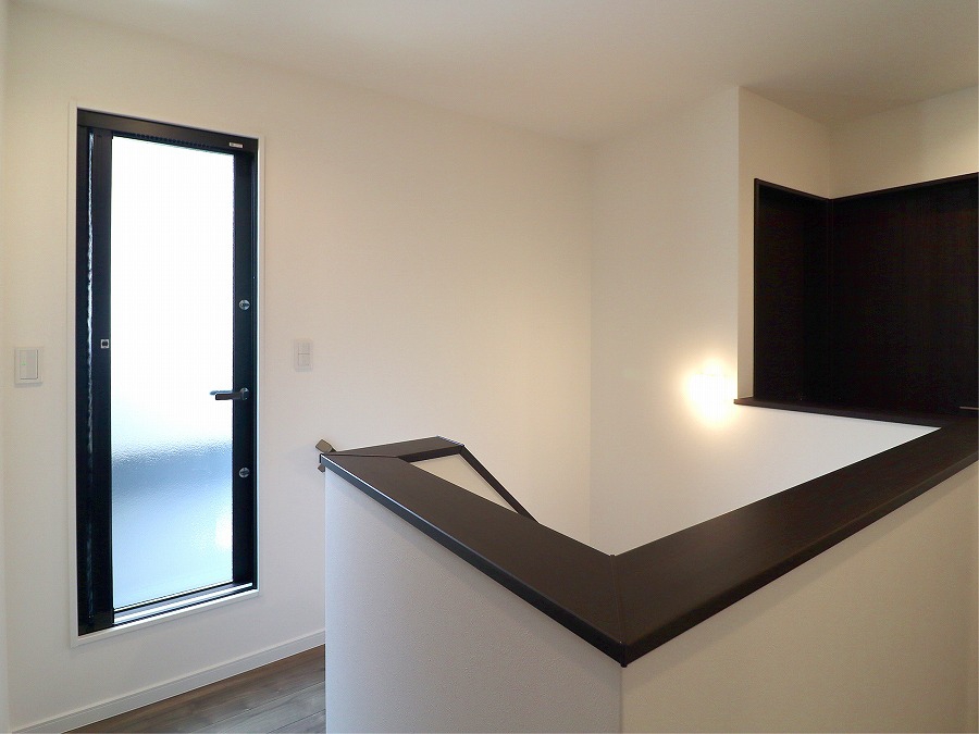 2階ホールからバルコニーに出入りできます