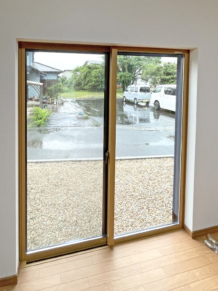 内窓を追加して冷暖房効率をアップ